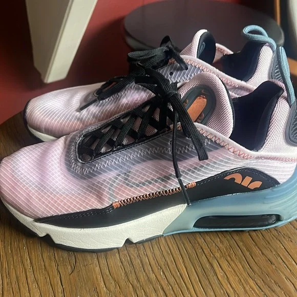 Nike Air Max 2090 pink and black. Used but Great condition! - Picture 4 of 16